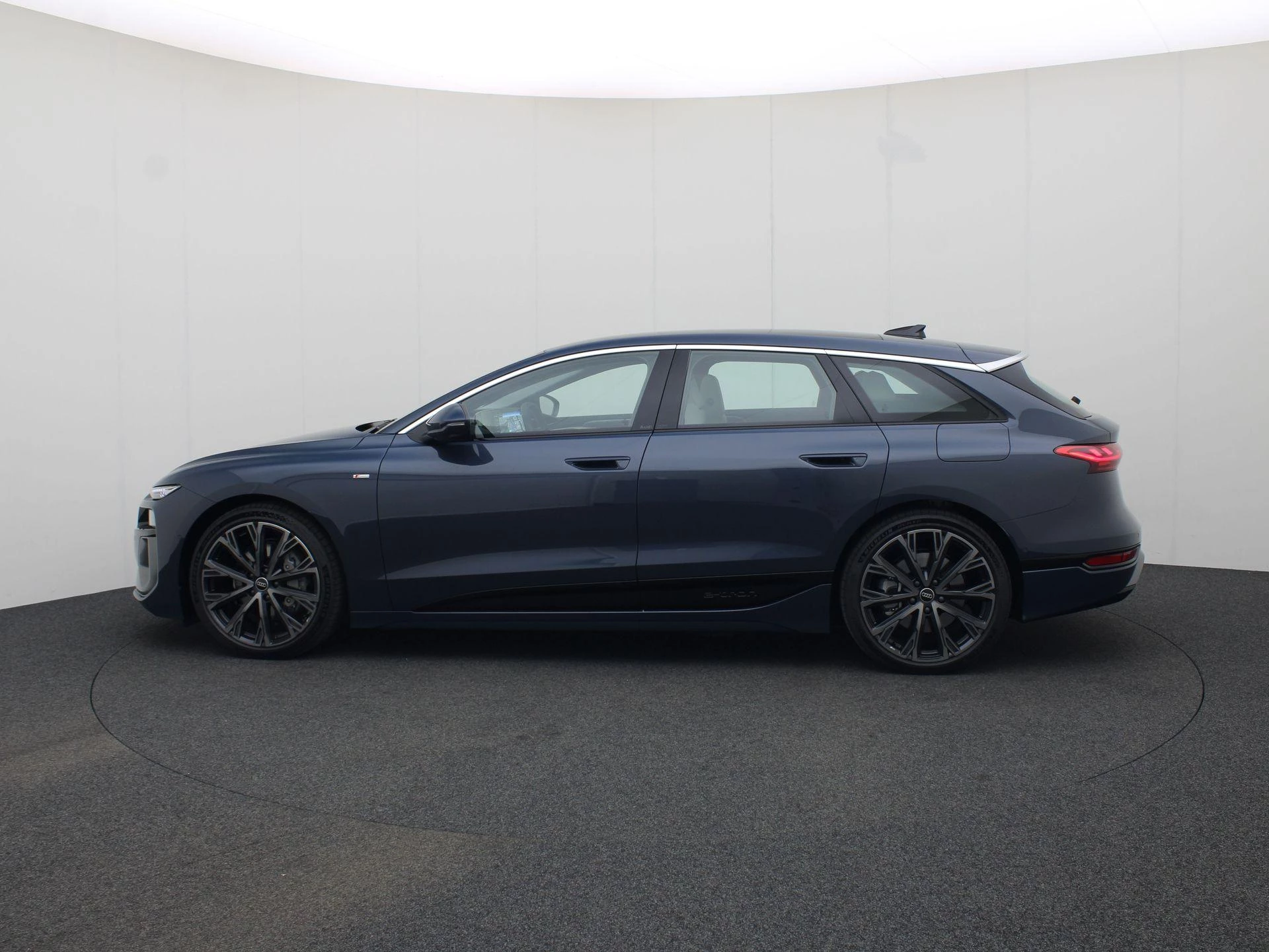 Hoofdafbeelding Audi A6 Avant e-tron