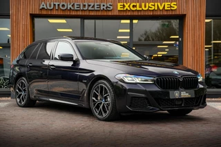Hoofdafbeelding BMW 5 Serie BMW 5-serie Touring 530e M-Pakket Panodak ACC Leer Camera Stoelverw. HUD Keyless Dode Hoek