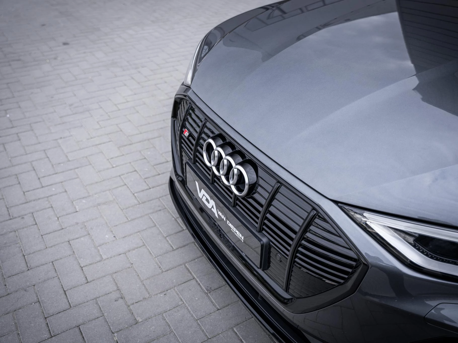 Hoofdafbeelding Audi e-tron