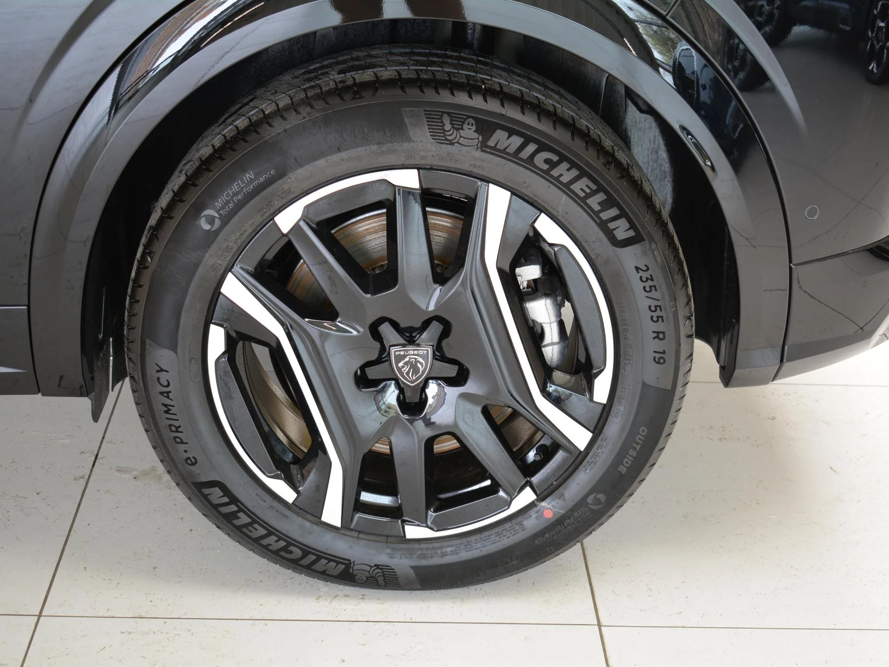 Hoofdafbeelding Peugeot e-3008