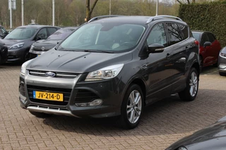 Ford Kuga 1.5 Titanium Styling Pack / NL Auto! / 1e Eign. / Trekhaak / Camera / Half leder / 18'' / Keyless / Stoelverwarming / Cruise Control