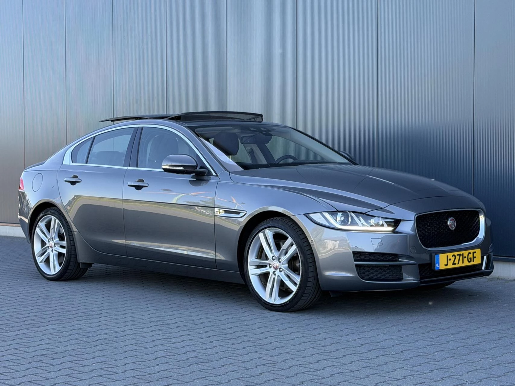 Hoofdafbeelding Jaguar XE