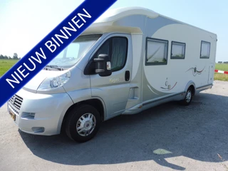 Hoofdafbeelding Challenger Mageo Challenger Mageo 118 Challenger Mageo 118 QUEENSBED AL-KO CHASSIS Koel-vriescombi | Oven | Schotel | Zonnepaneel | Fietsendr met lift