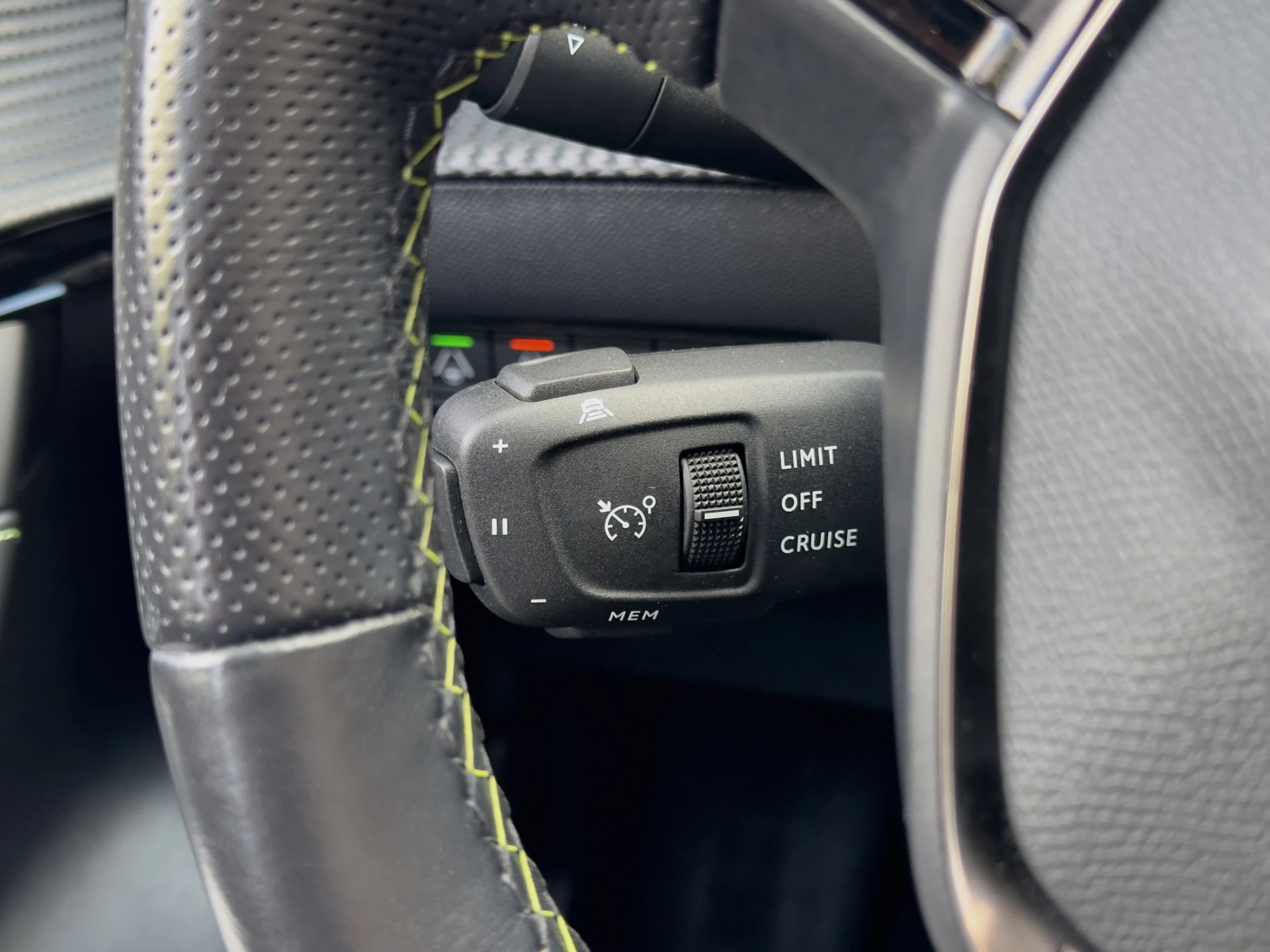 Hoofdafbeelding Peugeot e-208