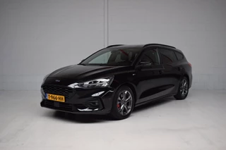 Ford Focus Wagon 1.0 EcoBoost ST-line CAMERA / TREKHAAK / HEAD-UP / KEYLESS / STOELVERWARMING / LED