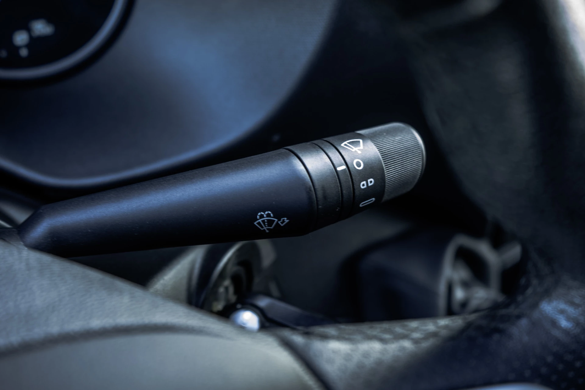 Hoofdafbeelding Iveco 35C16 | 3.0L |  Bakwagen met Laadklep | N1 | Automaat | Cruise | Navi |  3-Zits