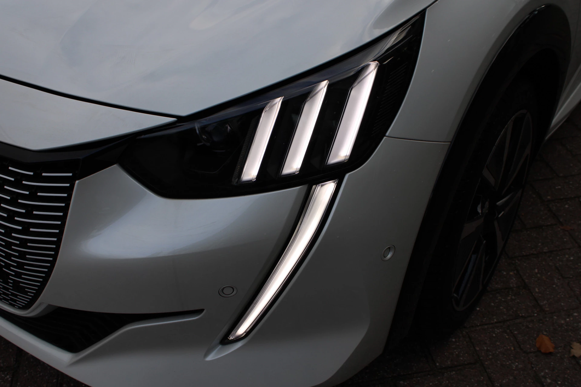 Hoofdafbeelding Peugeot e-208