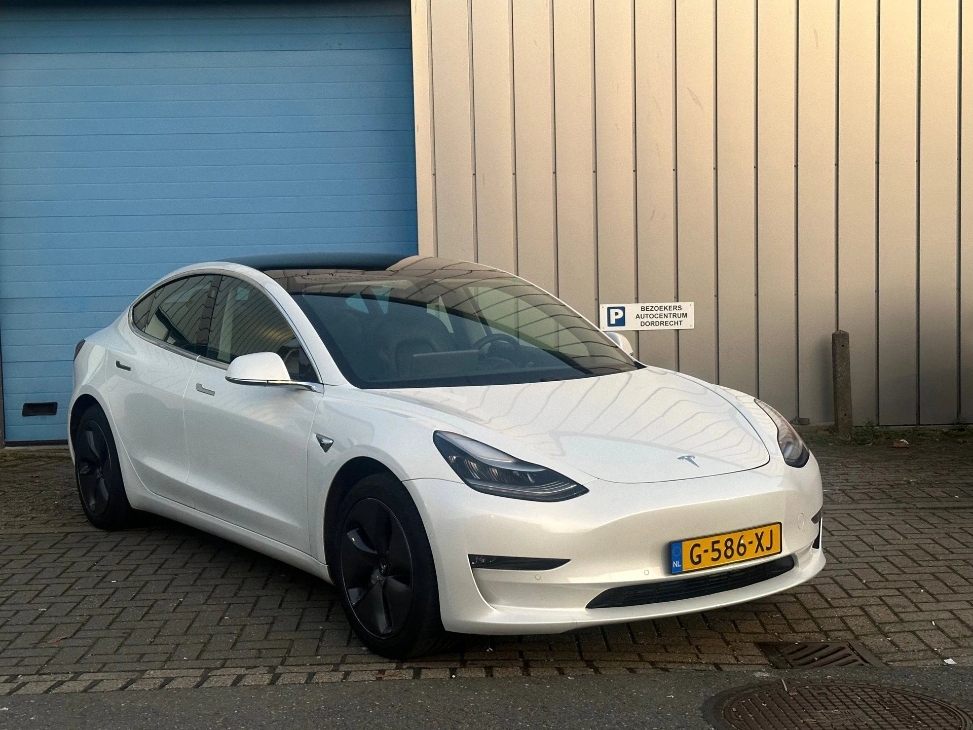 Hoofdafbeelding Tesla Model 3