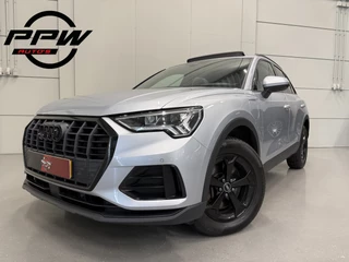 Audi Q3 45 TFSI e Edition PANO/TREKHAAK/LEER-SPORT/MEMORY/ACC/MATRIX/SFEER/KEYLESS/CARPLAY/EL.A.KLEP/DONKERE-HEMEL/BLACK-OPTIC/FLORETTSILBER/VOLLEDIG AUDI DEALER HISTORIE