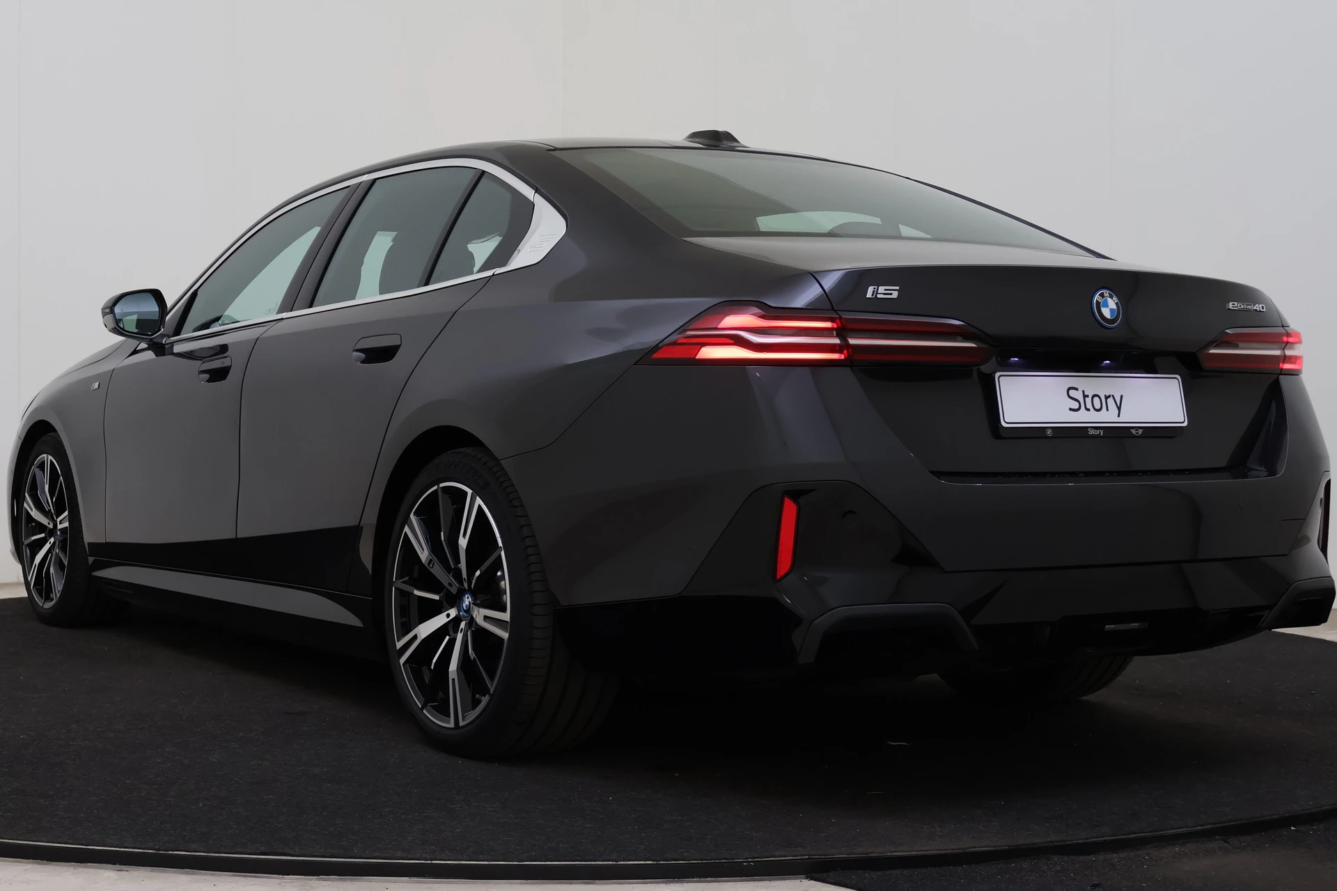 Hoofdafbeelding BMW i5