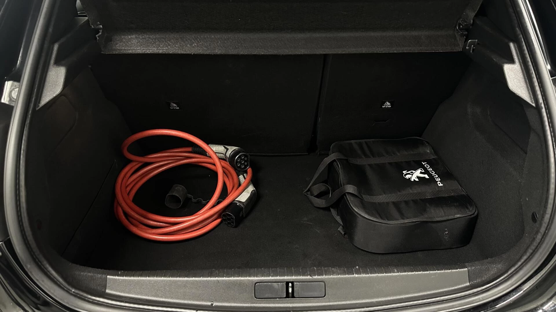 Hoofdafbeelding Peugeot e-208