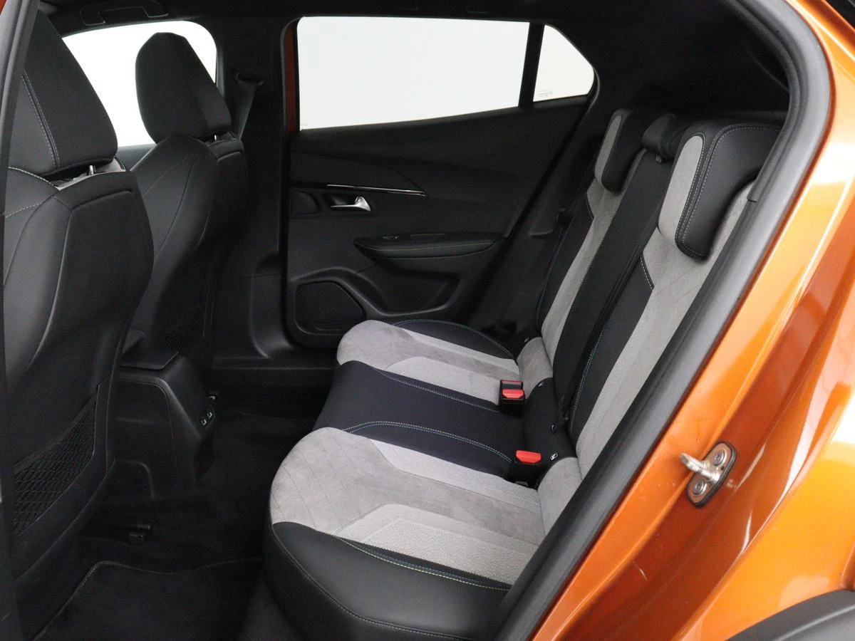 Hoofdafbeelding Peugeot e-2008