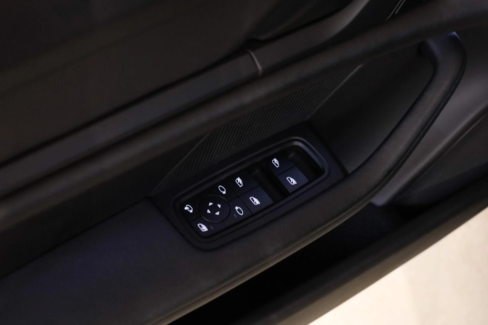 Hoofdafbeelding Porsche Taycan