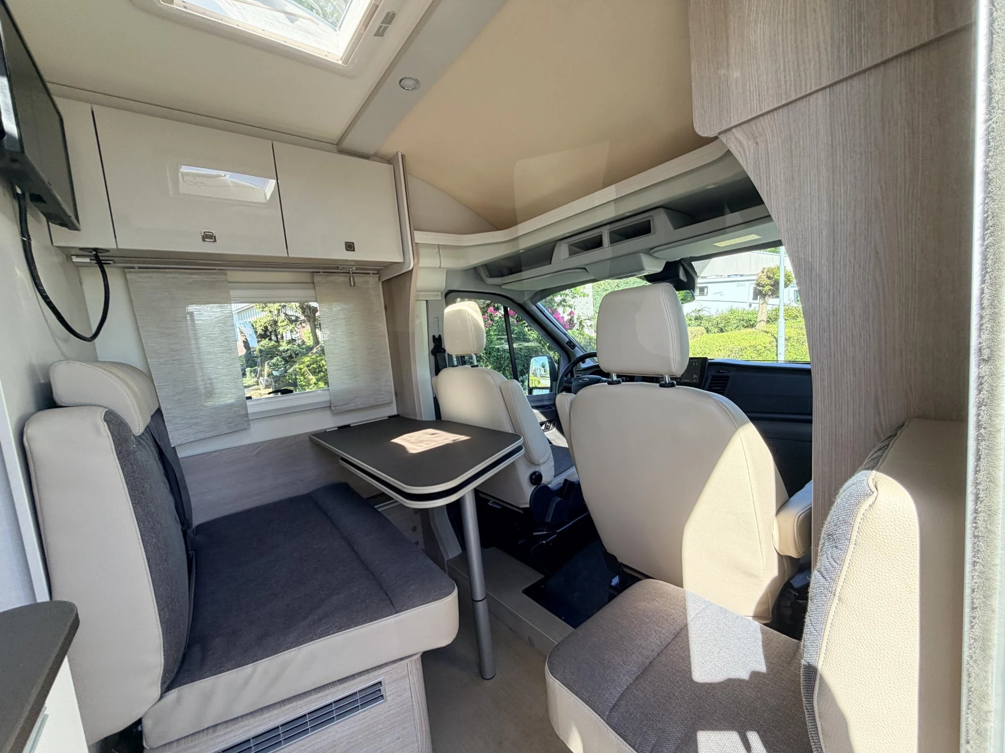 Hoofdafbeelding Bürstner Bt6914 Ford 155PK Camper•Automaat•TV