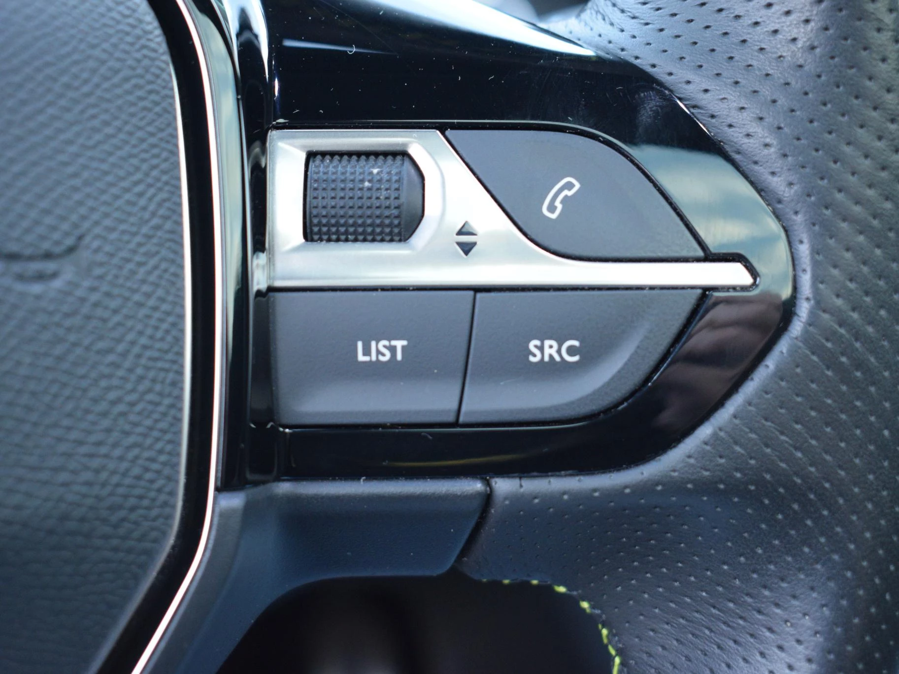 Hoofdafbeelding Peugeot e-208