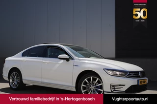 Hoofdafbeelding Volkswagen Passat Volkswagen Passat 1.4 TSI GTE 218pk/*Highline*Adaptive/Virtual/Sunroof/Trekh./Leder/18"