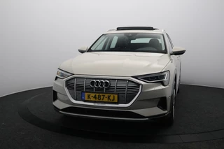 Audi e-tron 50 quattro Business Edition Plus 71 kWh SOH 93,1% | Panoramadak | Trekhaak | Sfeerverlichting | Camera | Leer