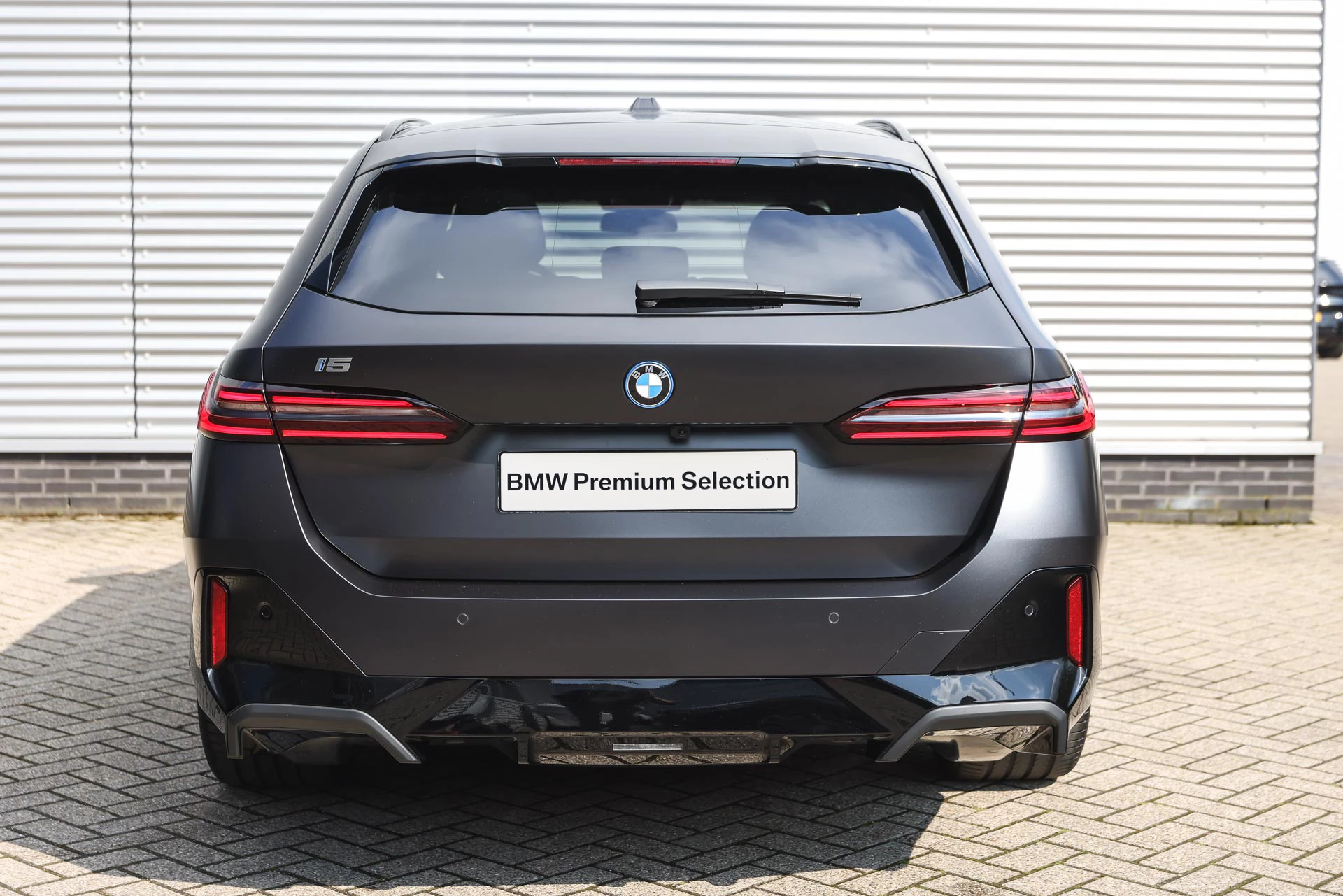 Hoofdafbeelding BMW i5