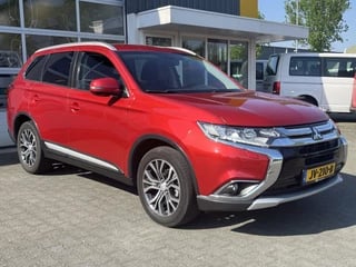 Mitsubishi Outlander 7-persoons 2.0 Executive Edition Trekhaak Camera Navigatie Climate control Cruise control Multimedia