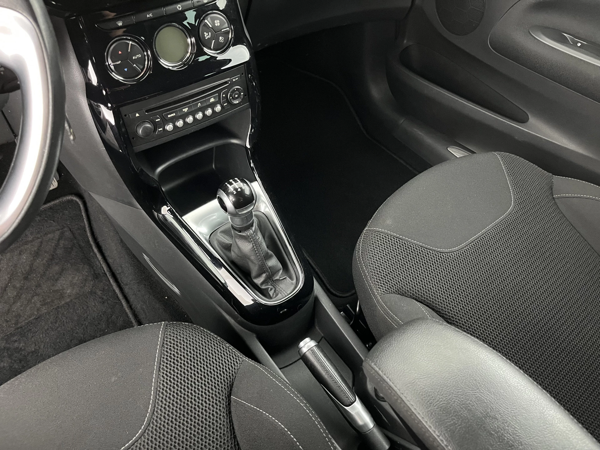 Hoofdafbeelding DS DS 3