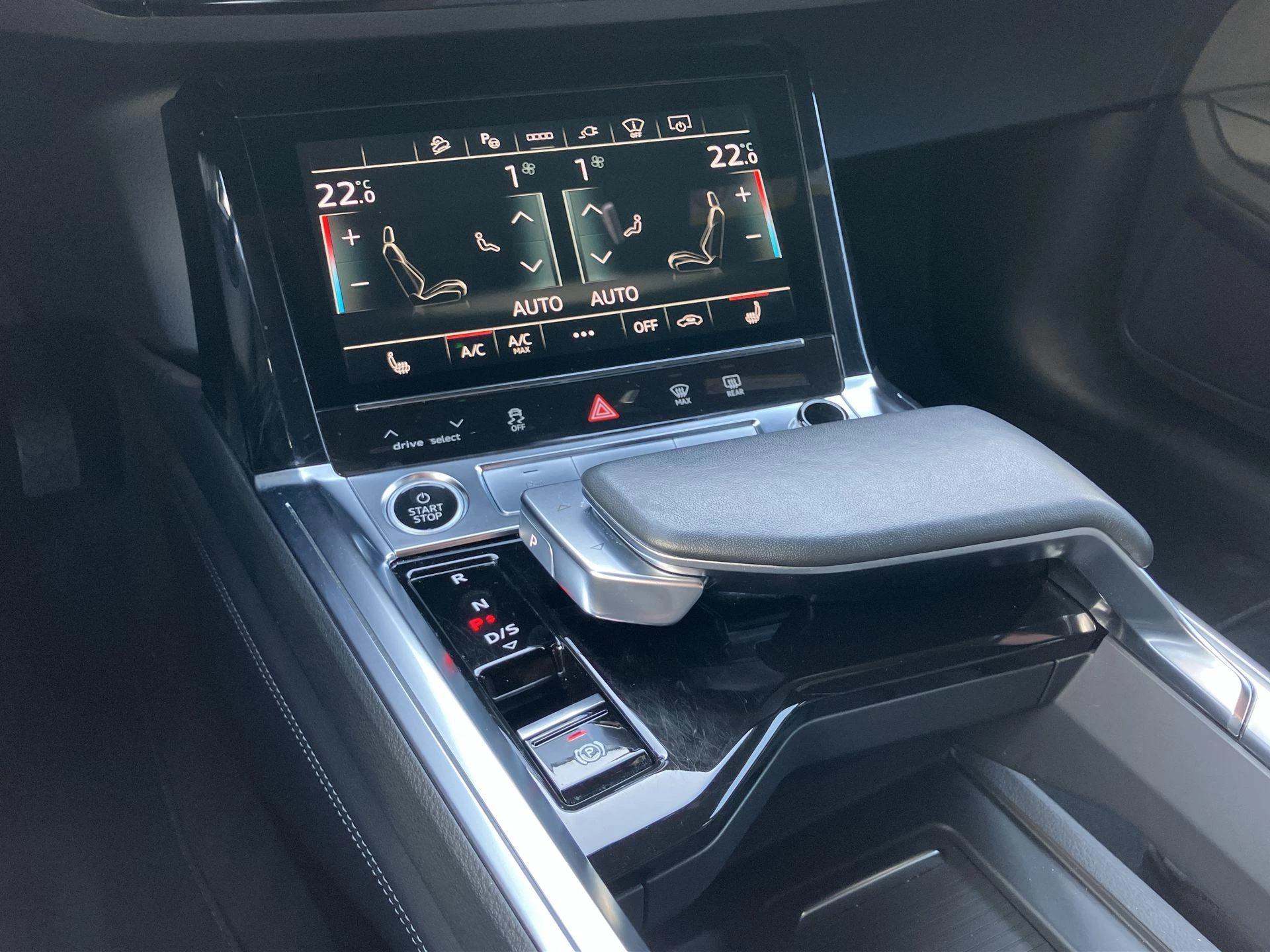 Hoofdafbeelding Audi e-tron