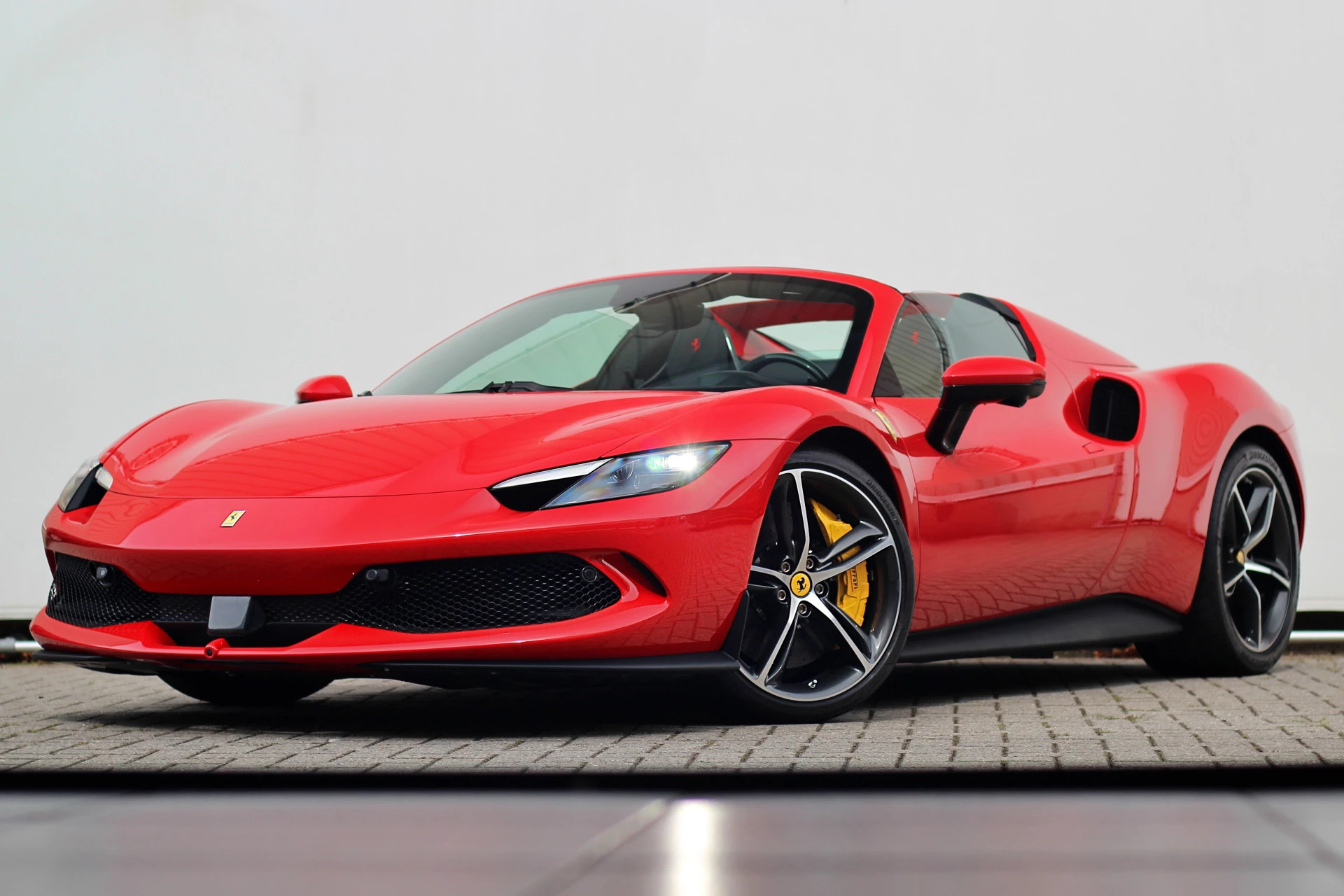 Hoofdafbeelding Ferrari 296