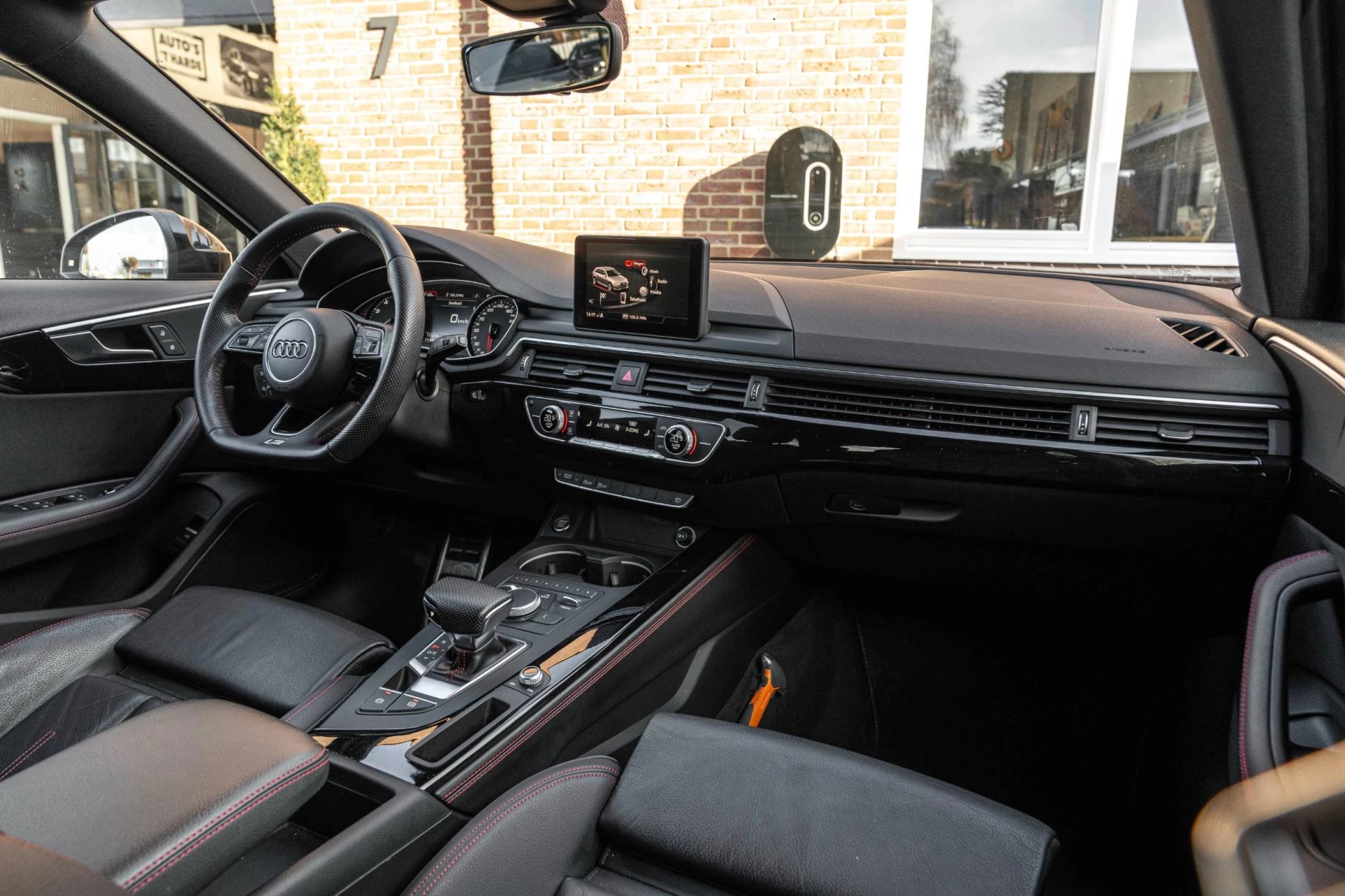 Hoofdafbeelding Audi A4