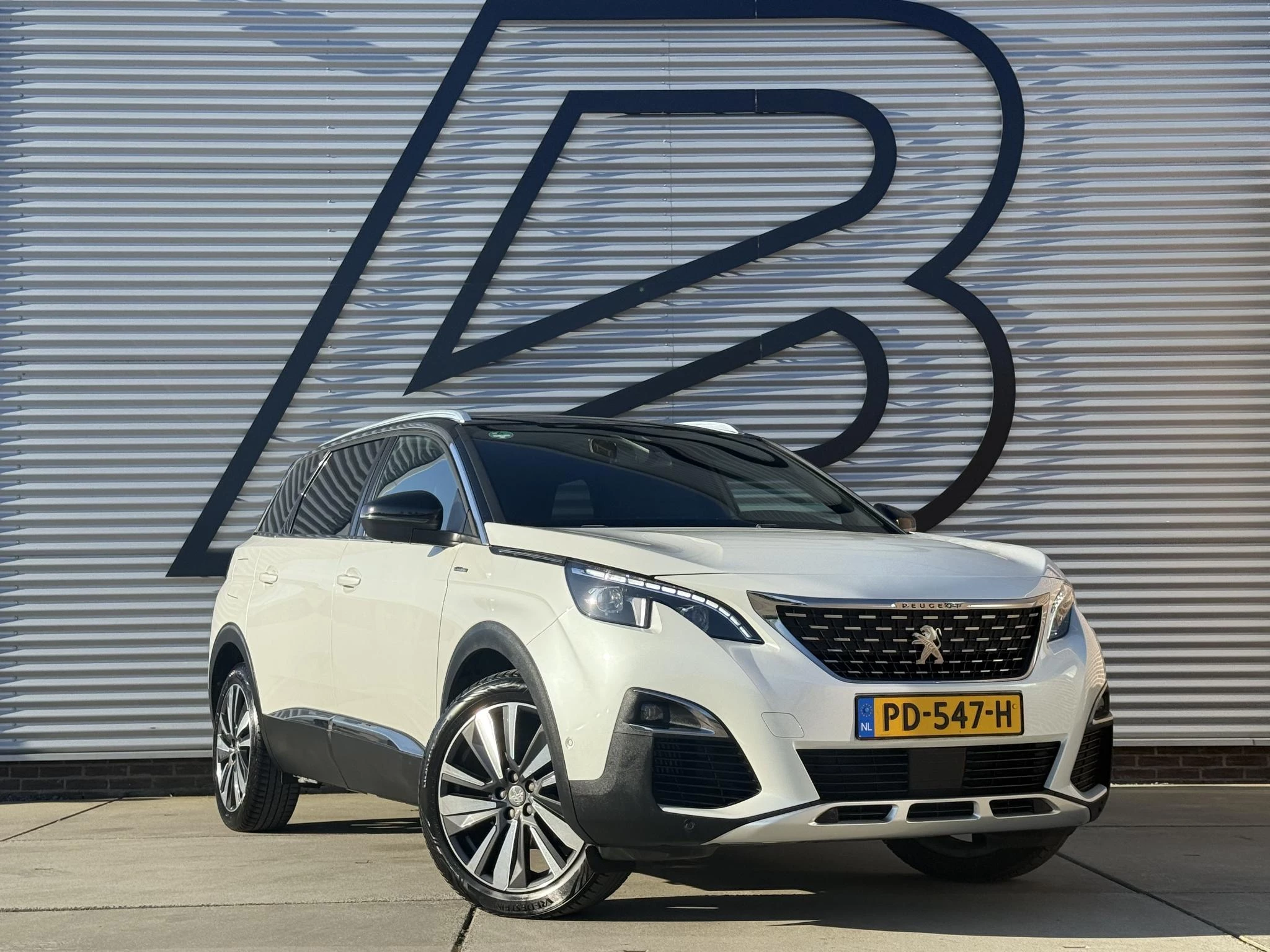 Hoofdafbeelding Peugeot 5008