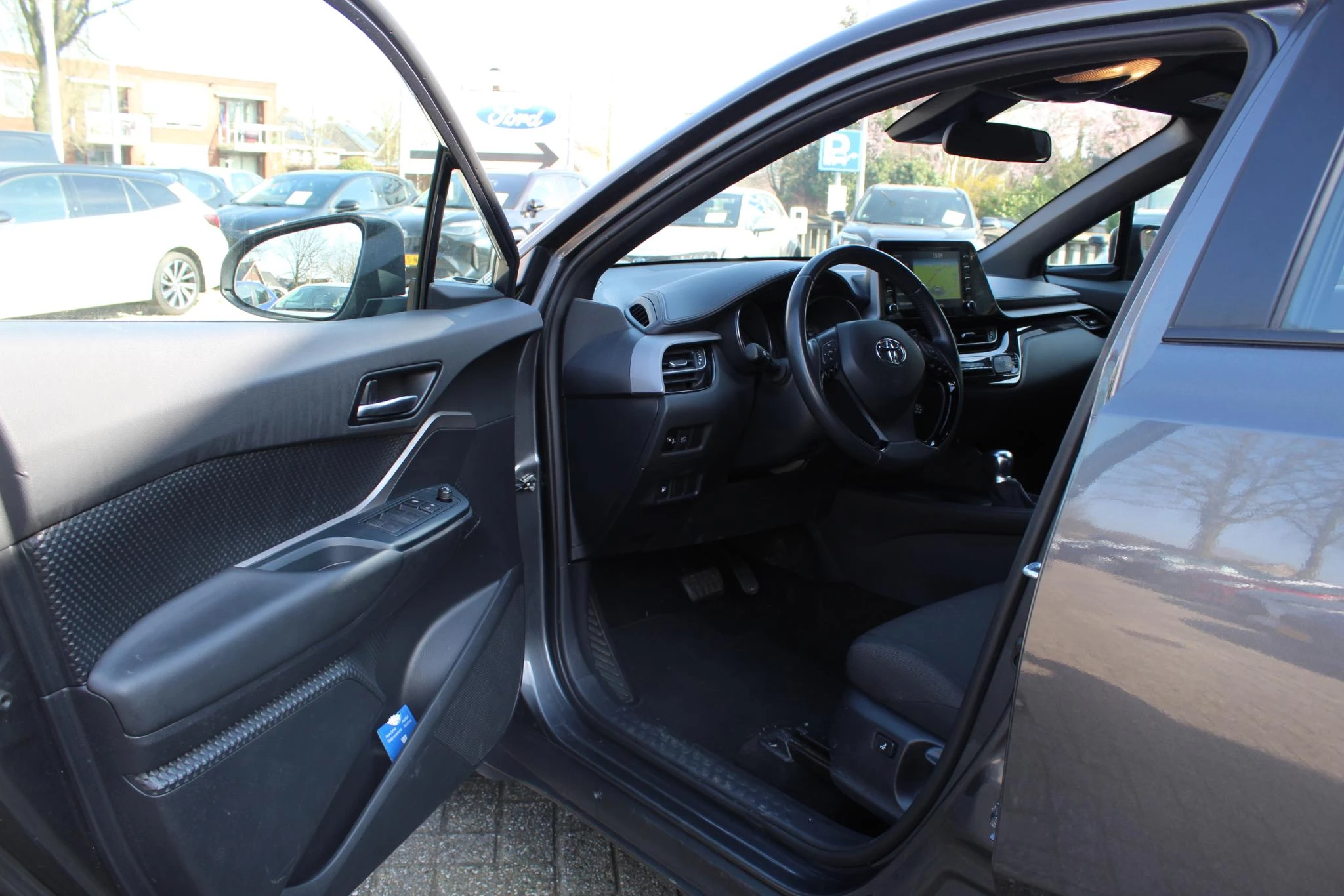 Hoofdafbeelding Toyota C-HR