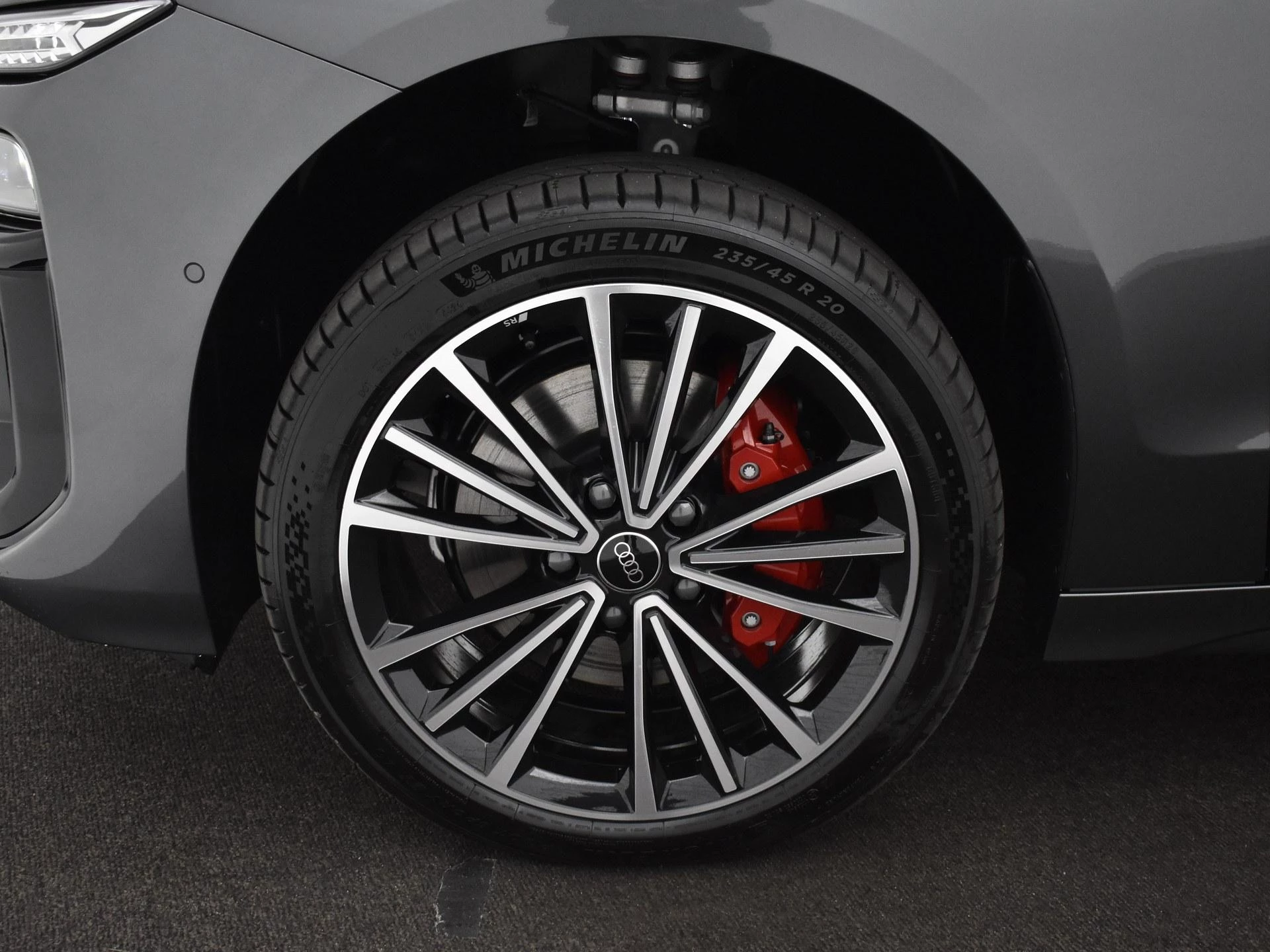 Hoofdafbeelding Audi A6 Avant e-tron