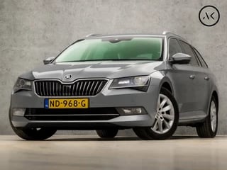 Hoofdafbeelding Škoda Superb Škoda Superb Combi 1.6 TDI Deluxe Sport Automaat (APPLE CARPLAY, NAVIGATIE, CAMERA, MEMORY SEATS, STOELVERWARMING, GETINT GLAS, TREKHAAK, XENON, LED, CRUISE, NIEUWSTAAT)