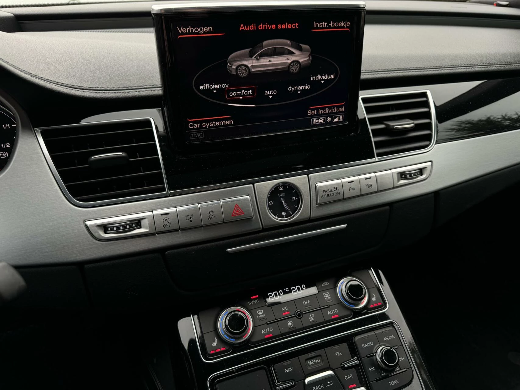 Hoofdafbeelding Audi A8
