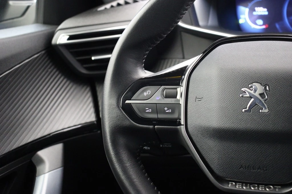 Hoofdafbeelding Peugeot e-2008