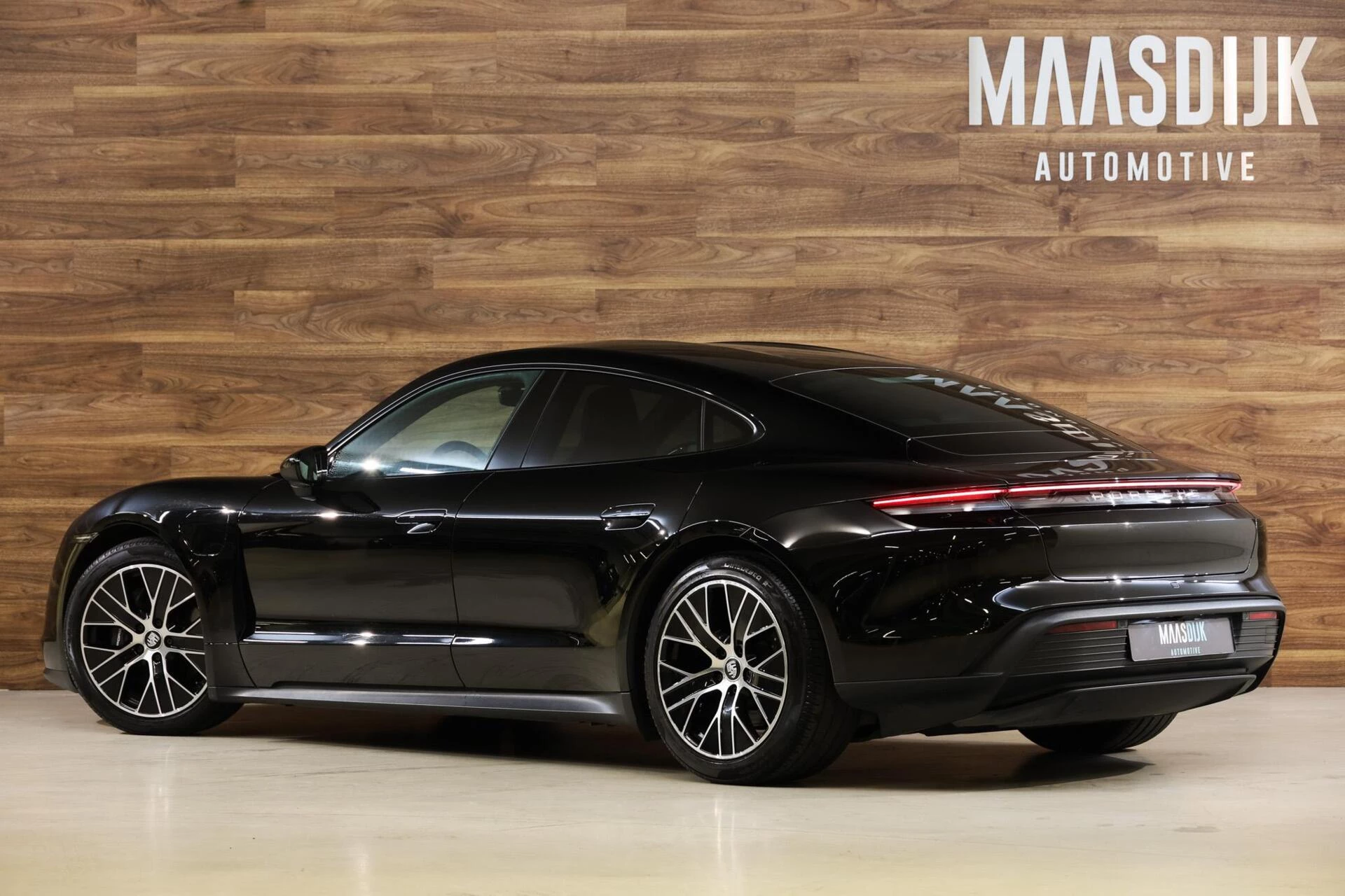 Hoofdafbeelding Porsche Taycan