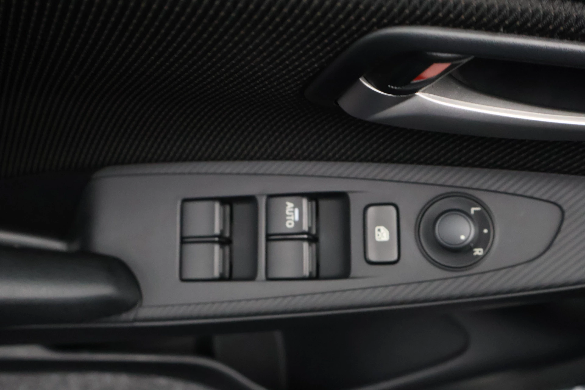 Hoofdafbeelding Mazda 2