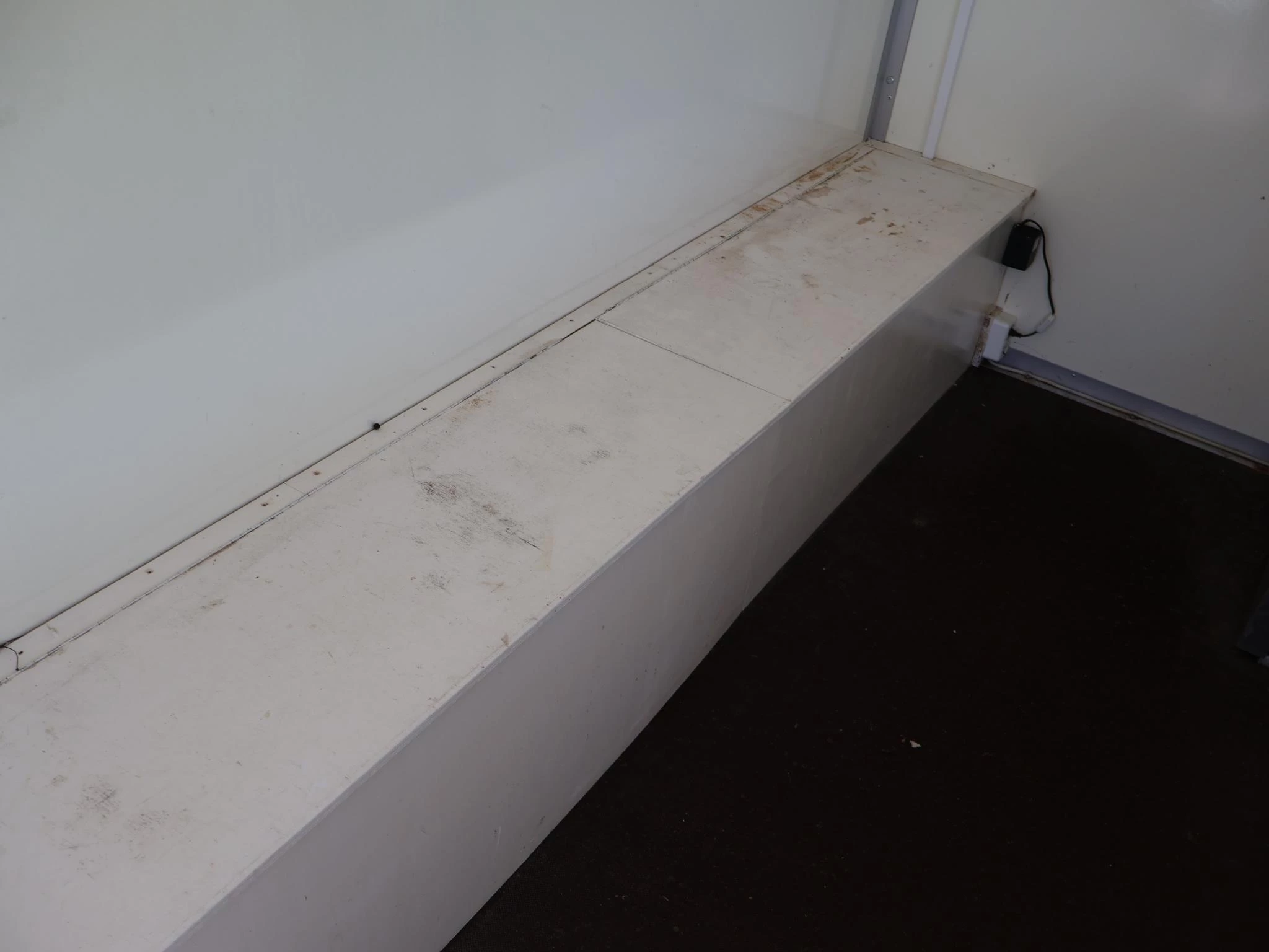 Hoofdafbeelding Dutch trailers DT13H VERKOOPWAGEN AANHANGER MET VERKOOPKLEP