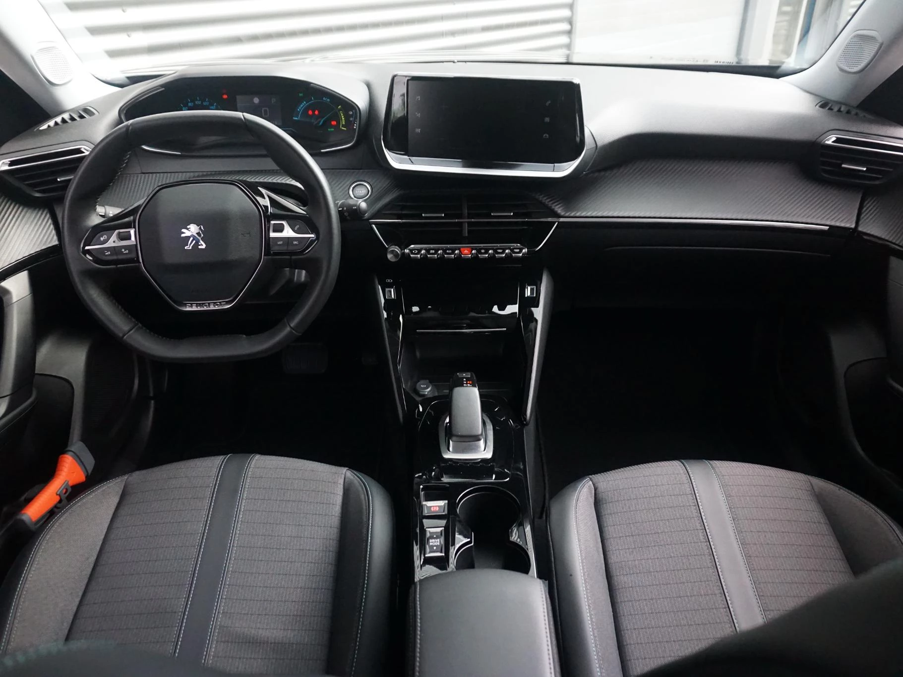 Hoofdafbeelding Peugeot e-2008