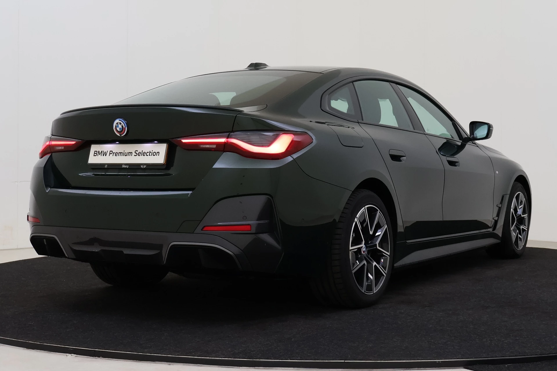 Hoofdafbeelding BMW i4