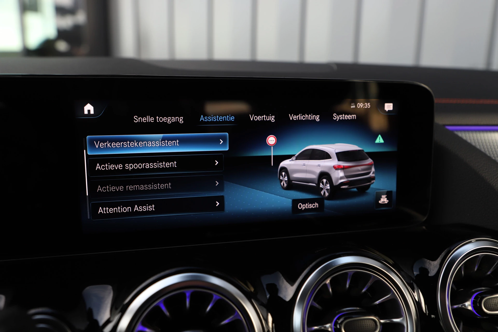 Hoofdafbeelding Mercedes-Benz EQA