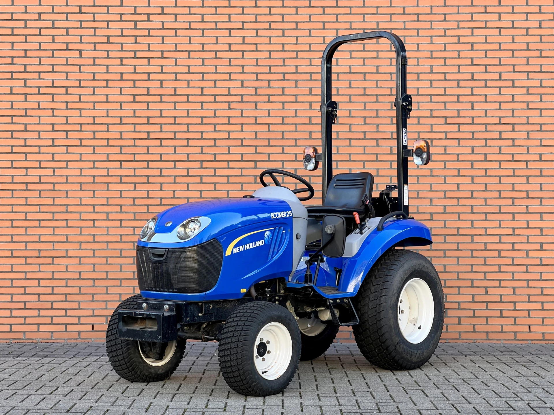 Hoofdafbeelding New Holland Boomer 25