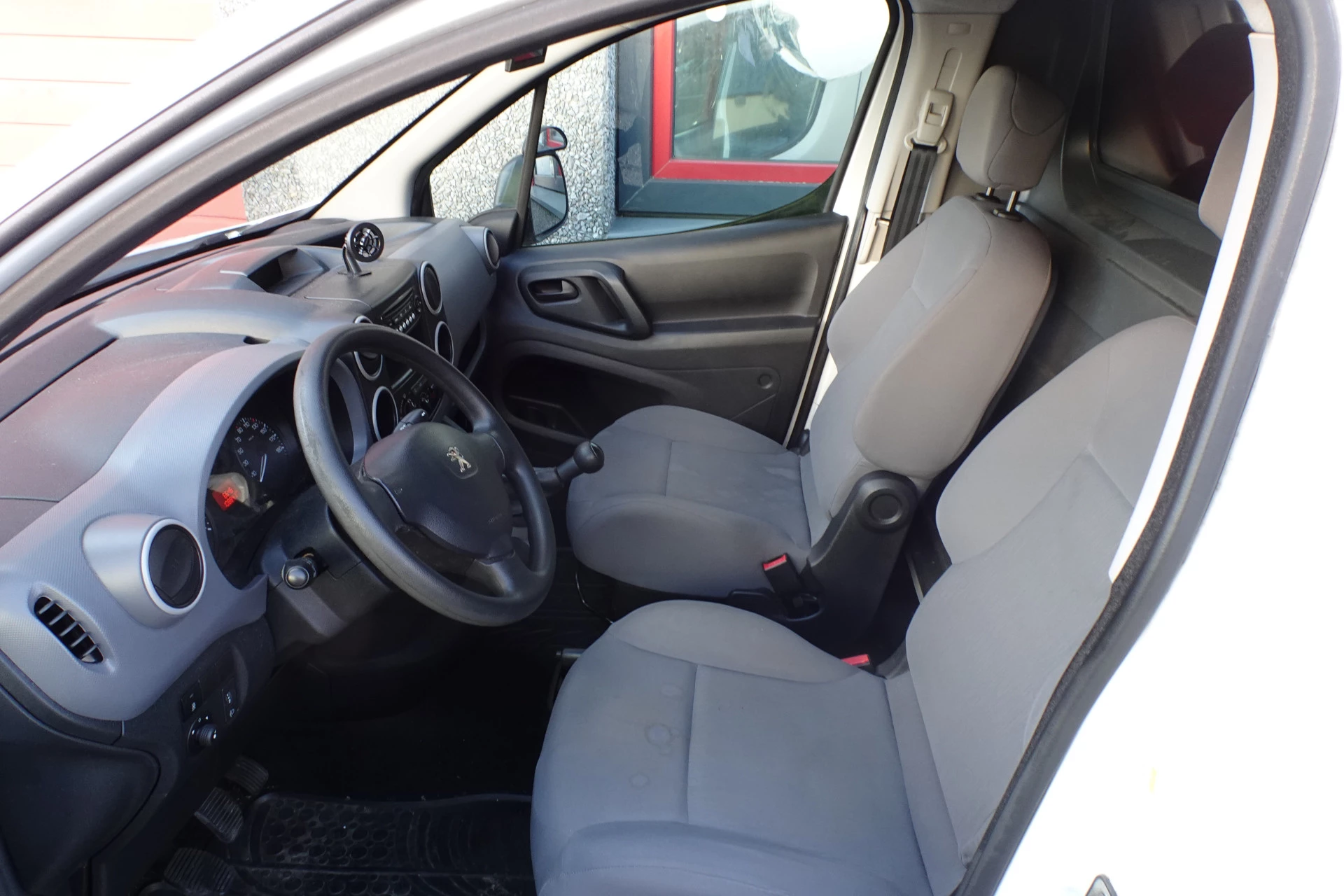 Hoofdafbeelding Peugeot Partner