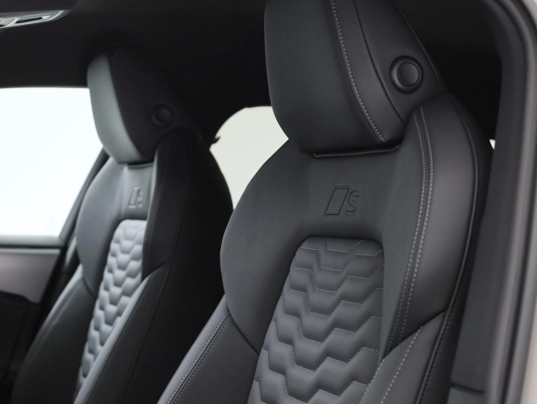 Hoofdafbeelding Audi A6 Avant e-tron