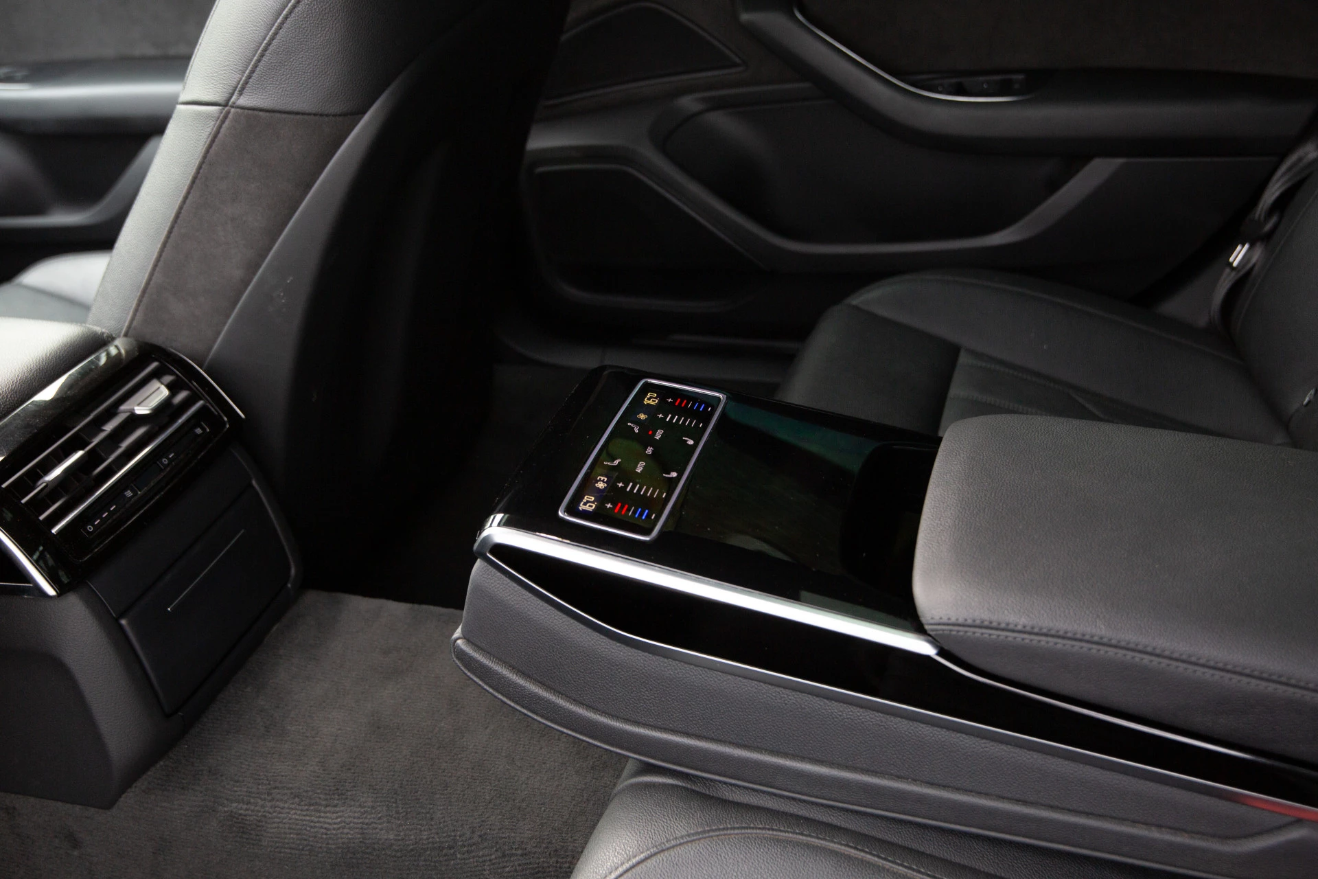 Hoofdafbeelding Audi A8
