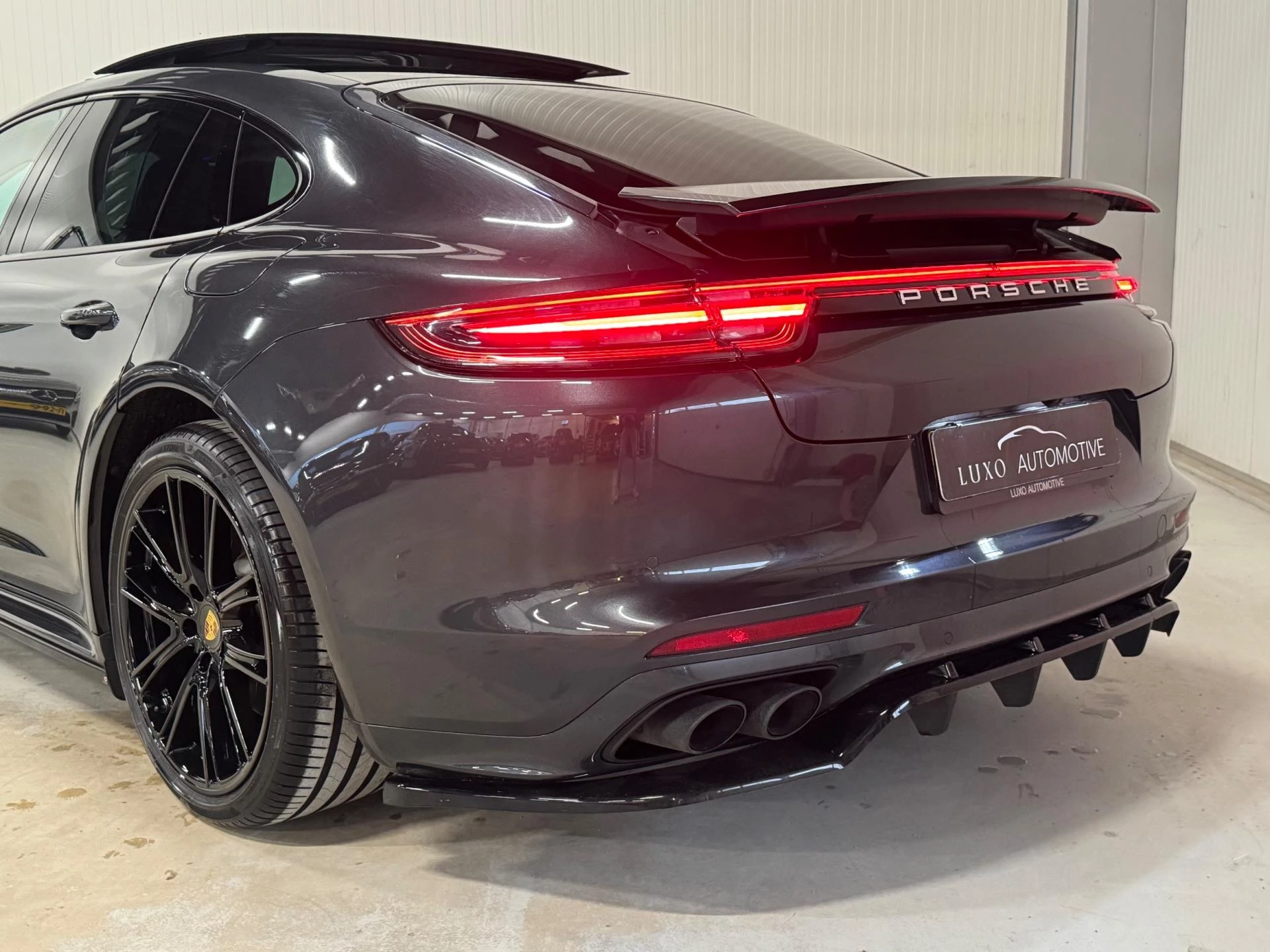 Hoofdafbeelding Porsche Panamera