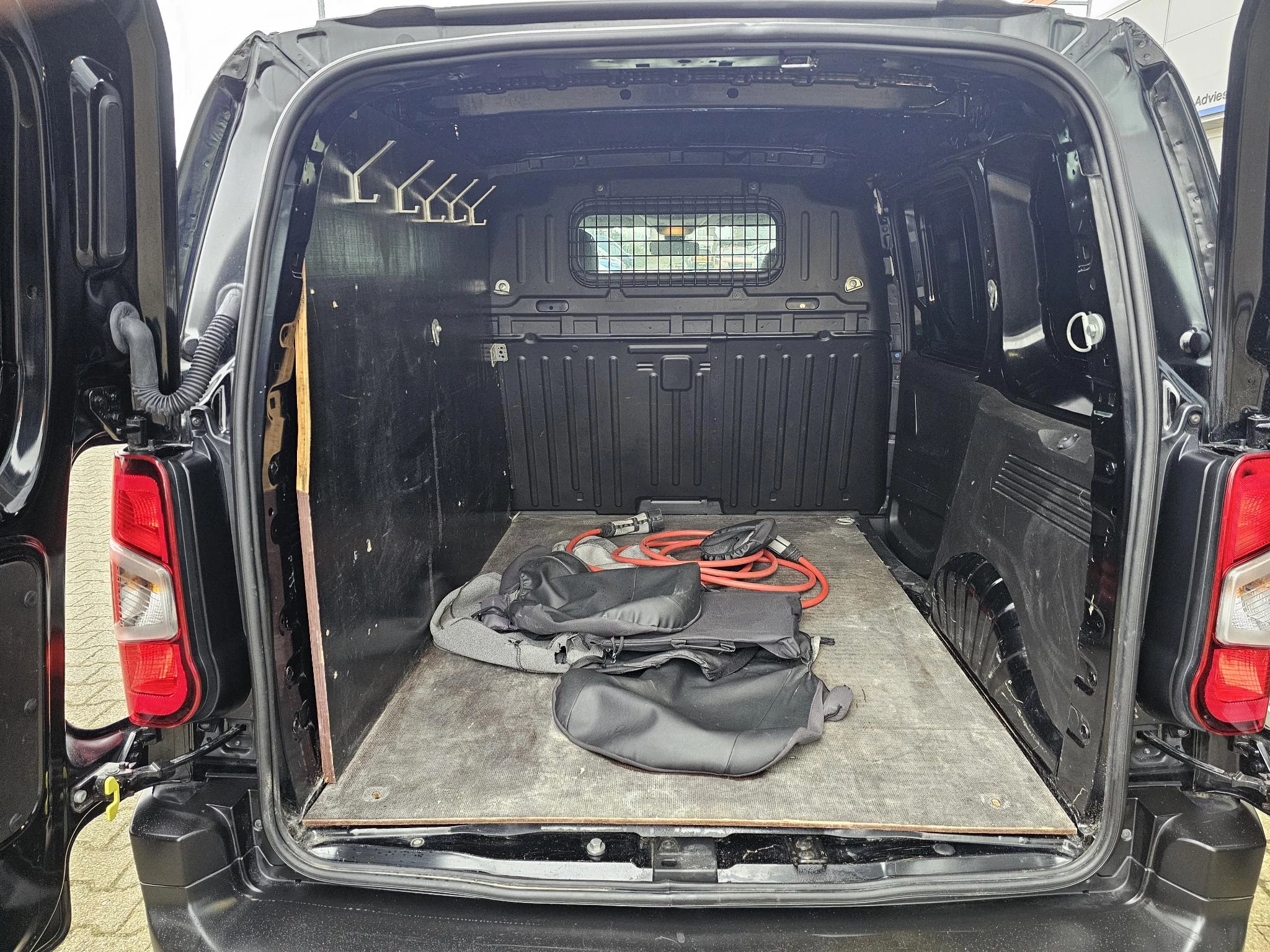 Hoofdafbeelding Peugeot e-Partner