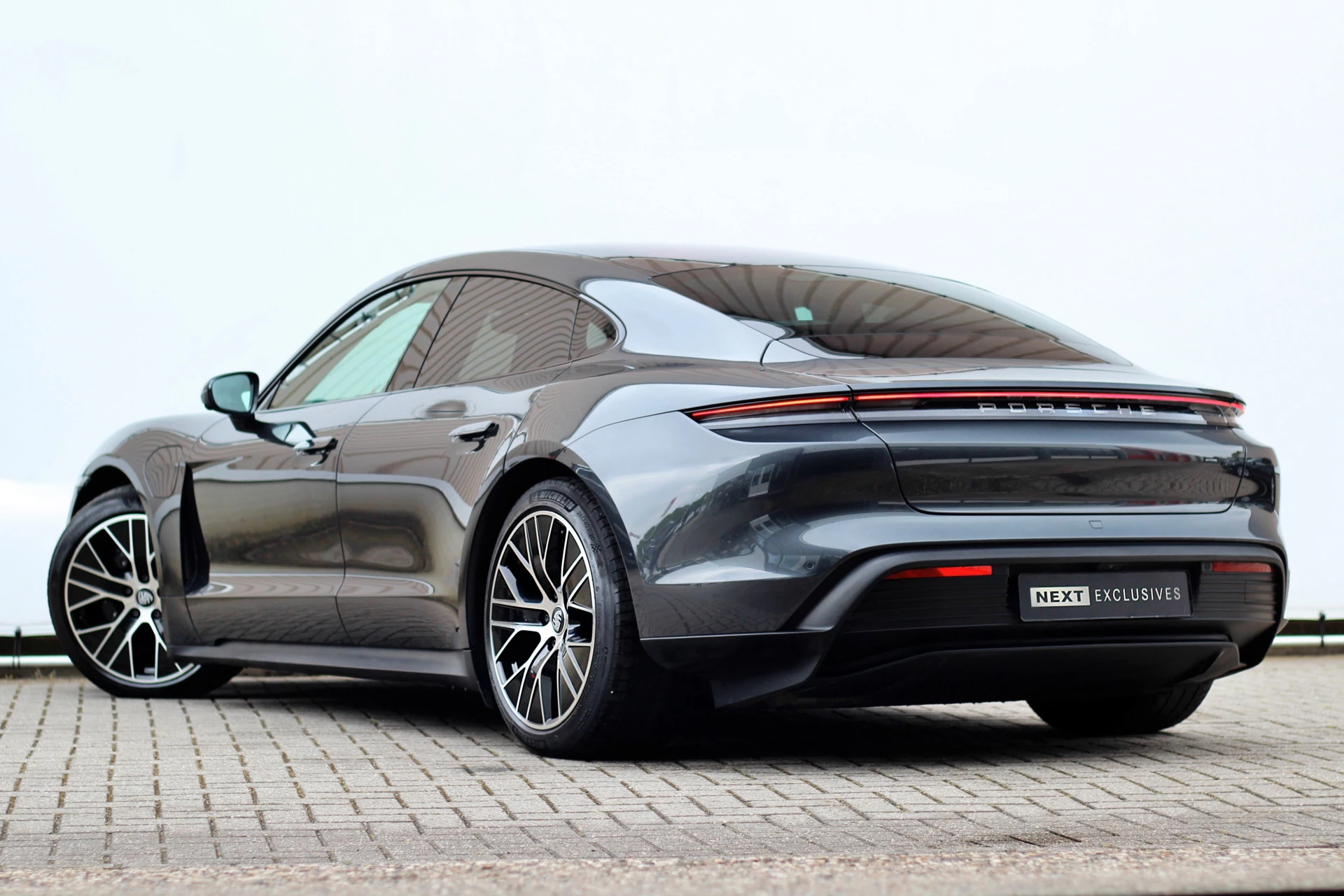 Hoofdafbeelding Porsche Taycan