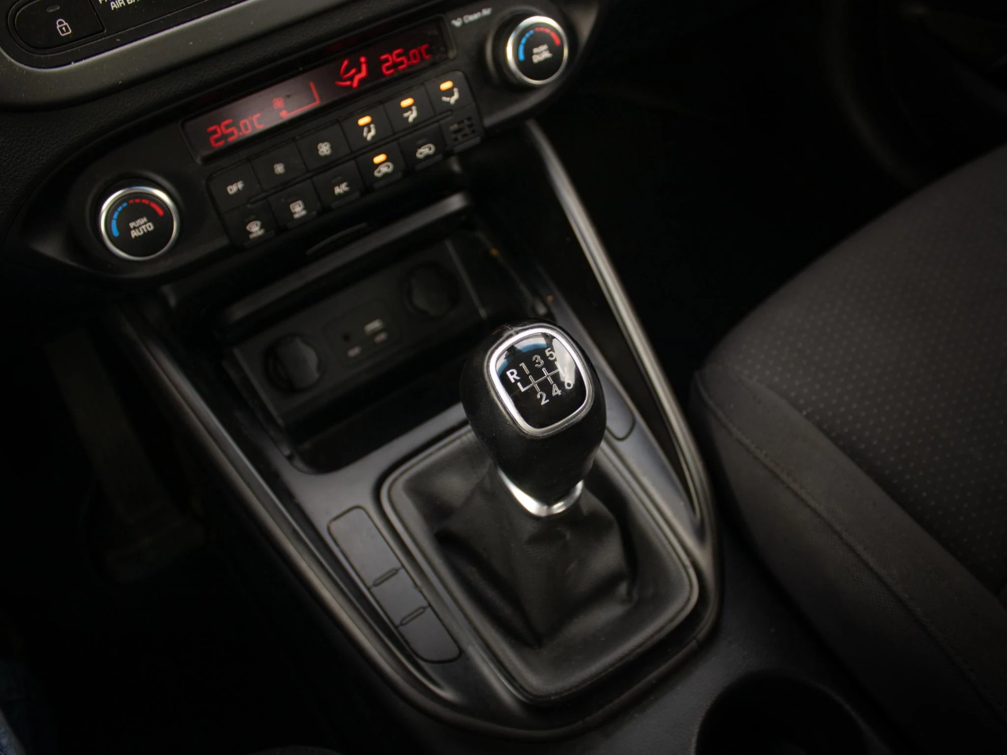 Hoofdafbeelding Kia Carens