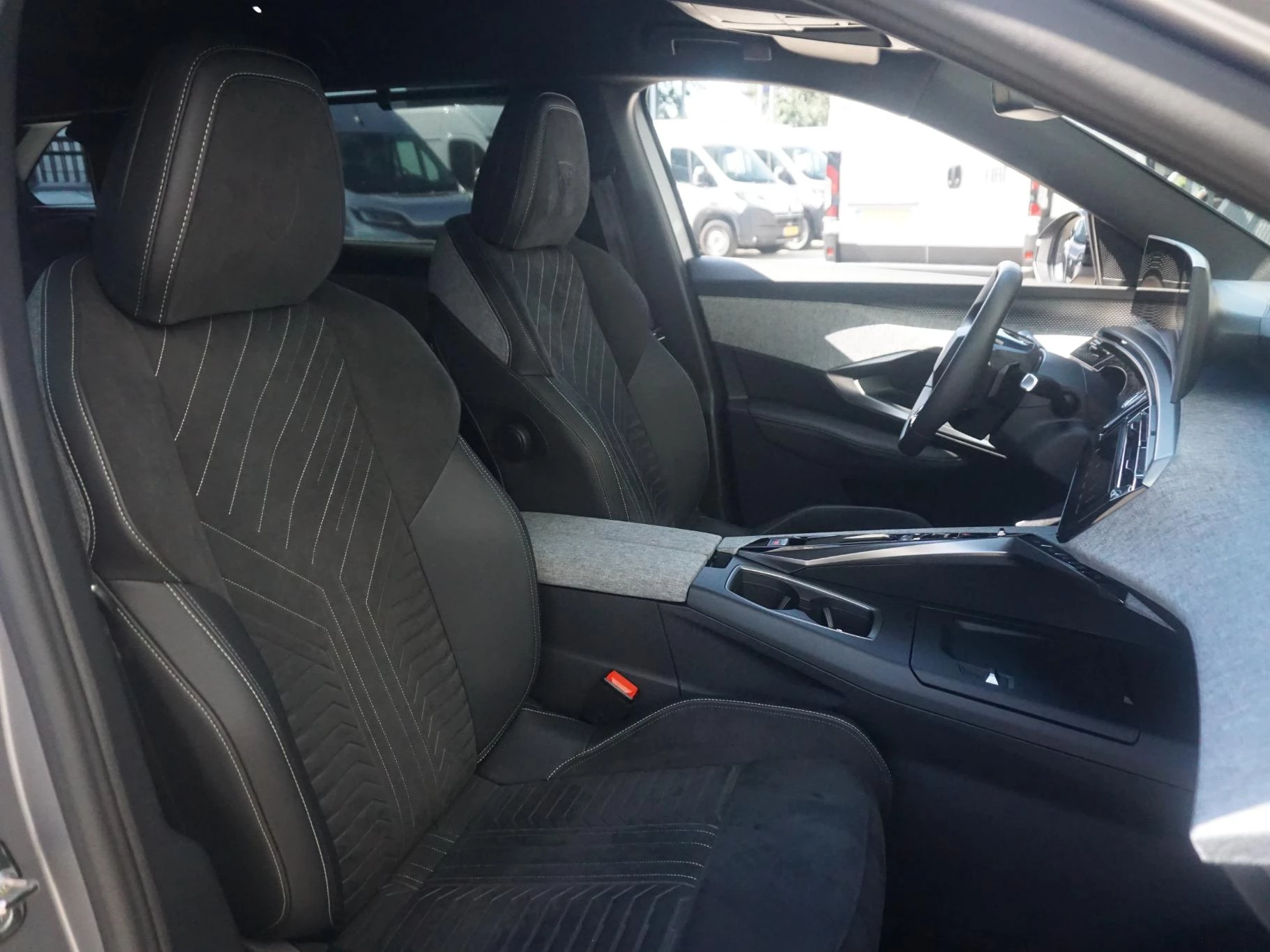 Hoofdafbeelding Peugeot e-5008
