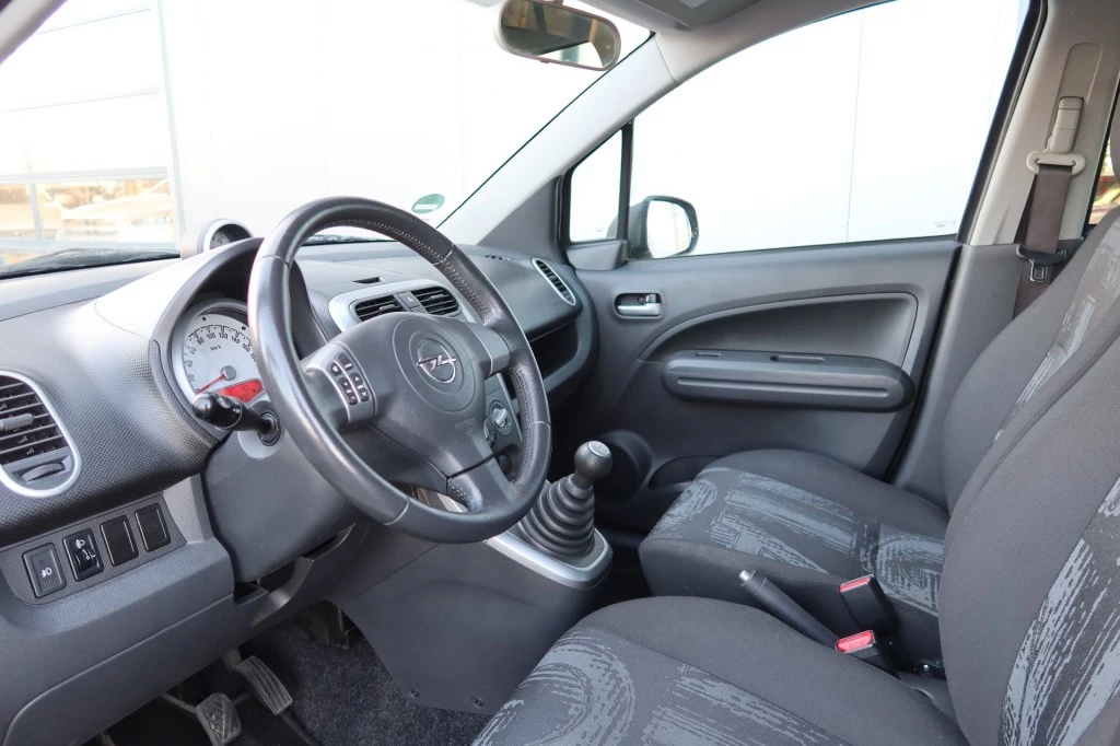Hoofdafbeelding Opel Agila
