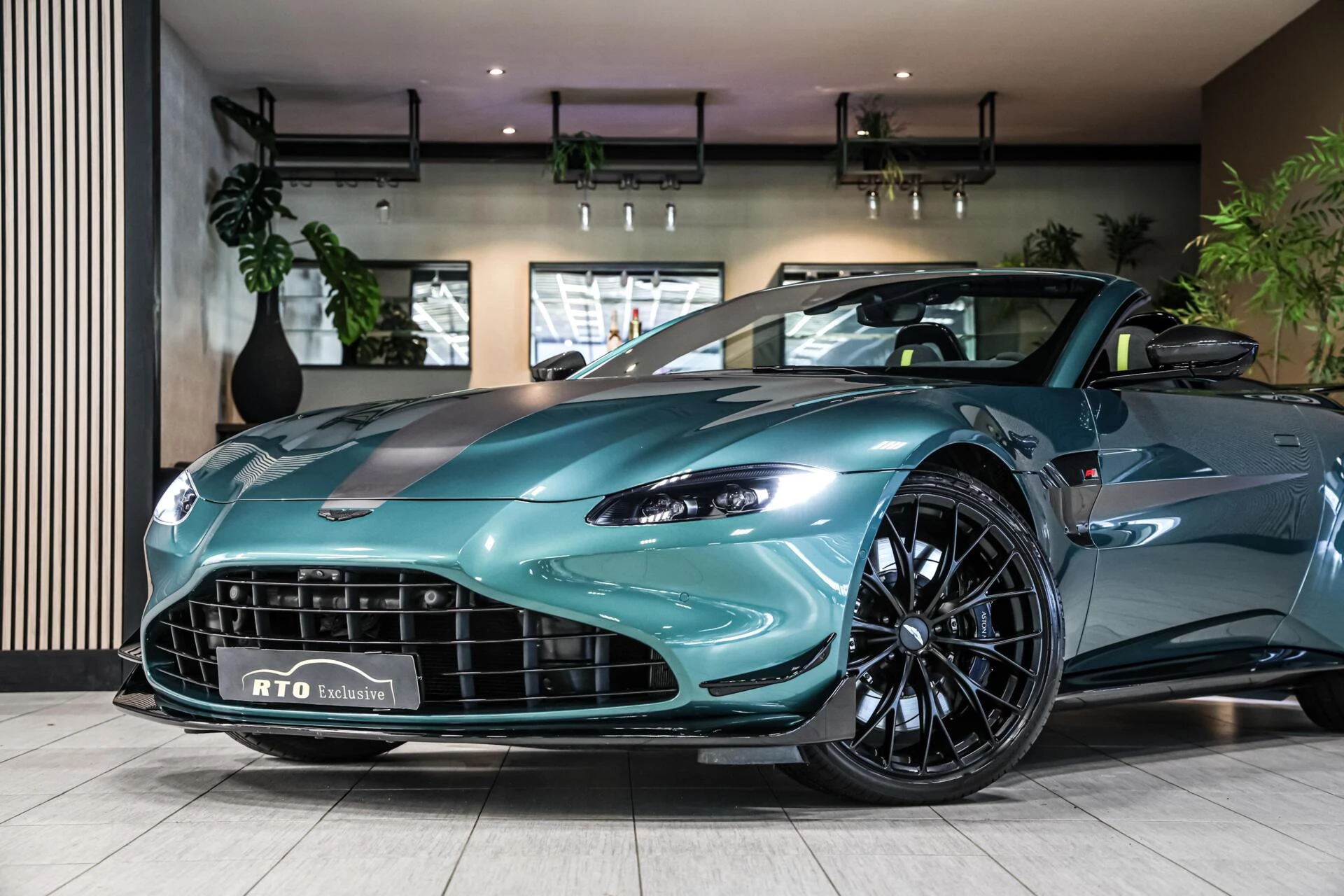 Hoofdafbeelding Aston Martin V8 Vantage